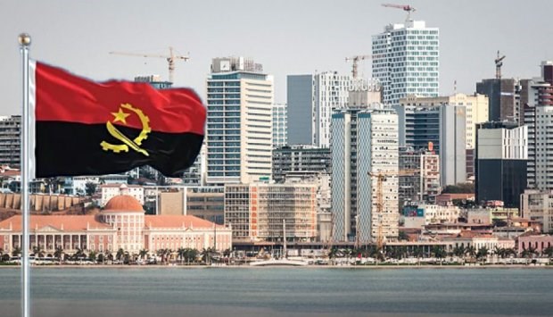 Angolan Twitter Angola, ″o que é bom acaba, o que dói esquece″